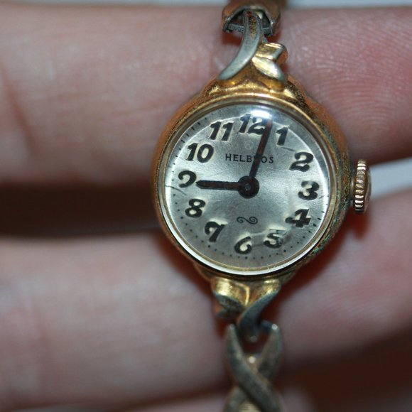 Vintage Helbros Watch Wind Up Ladies' Gold Tone WATCH   expandable band - Picture 1 of 3
